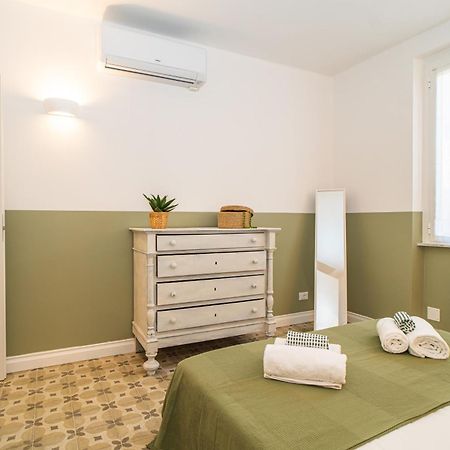 H H Moneglia Il Vicolo Apartment Bagian luar foto