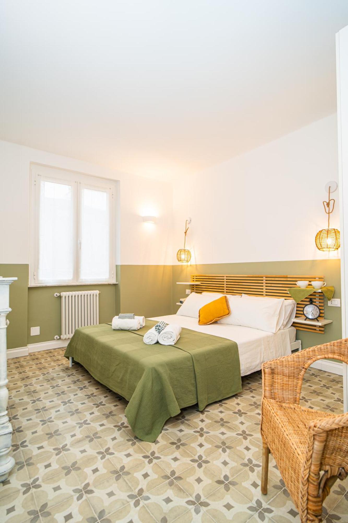 H H Moneglia Il Vicolo Apartment Bagian luar foto