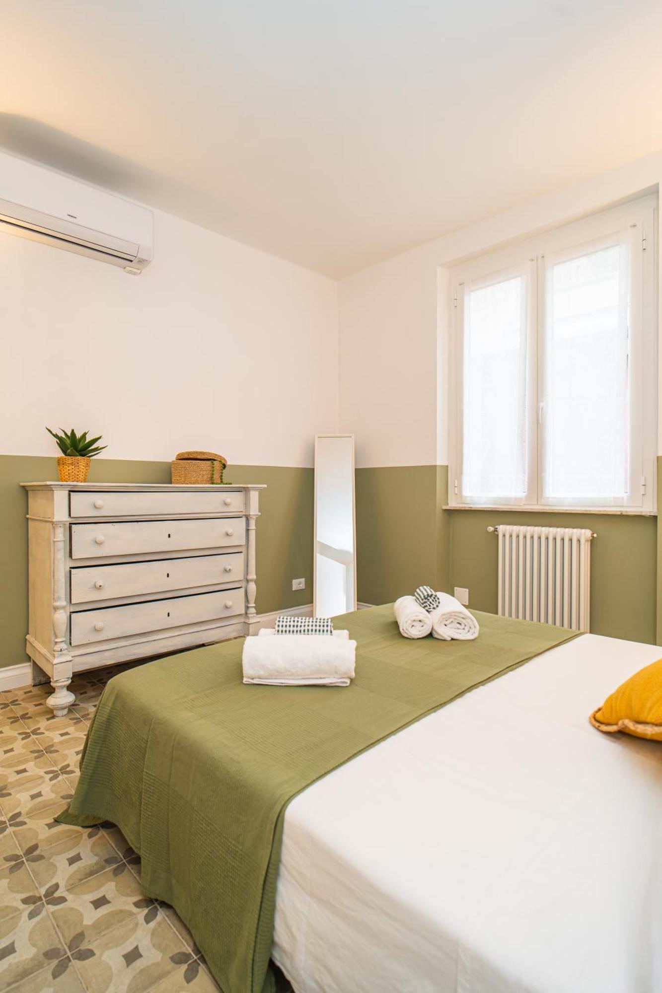 H H Moneglia Il Vicolo Apartment Bagian luar foto