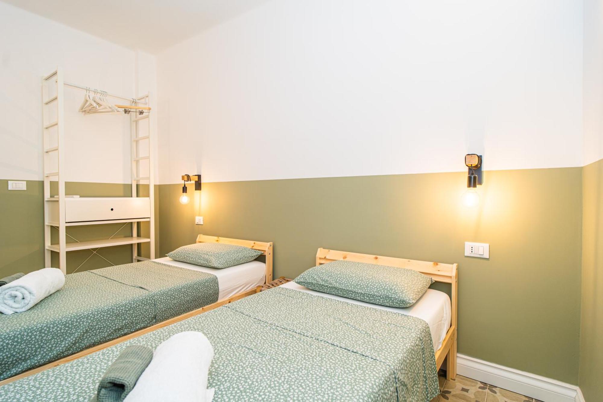 H H Moneglia Il Vicolo Apartment Bagian luar foto