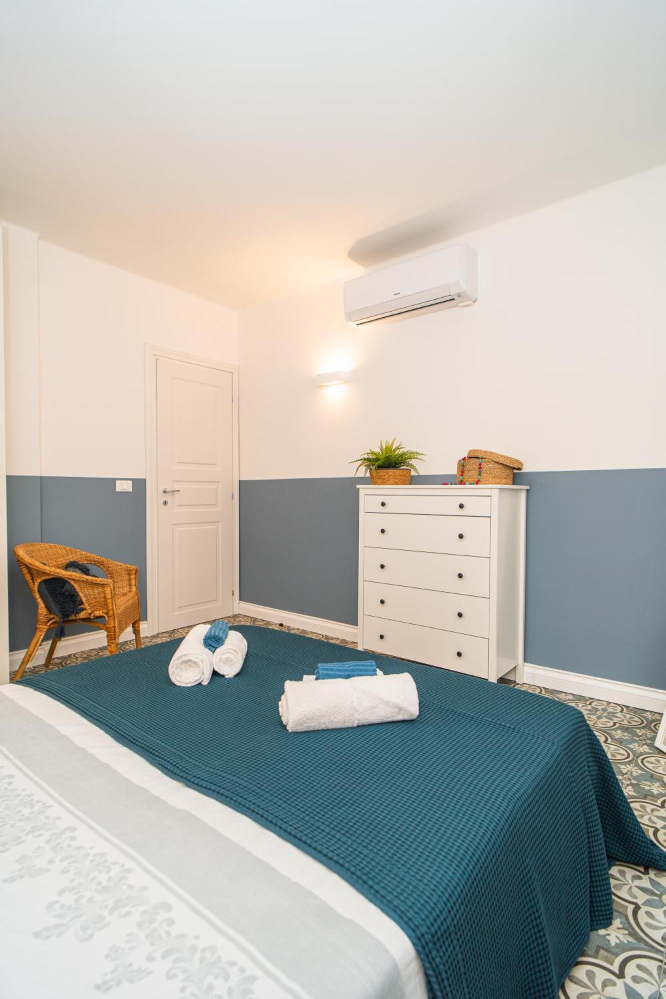 H H Moneglia Il Vicolo Apartment Bagian luar foto