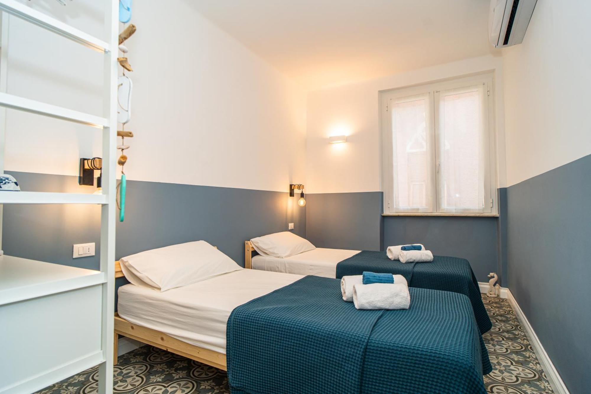 H H Moneglia Il Vicolo Apartment Bagian luar foto
